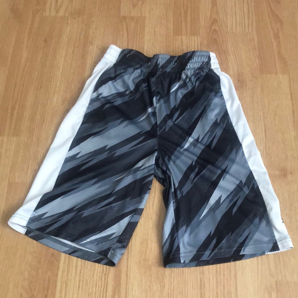 Boys medium puma shorts 10/12